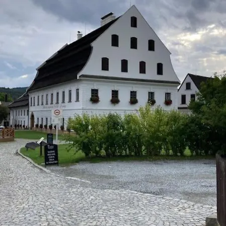 Lena S Bazenem Velké Losiny